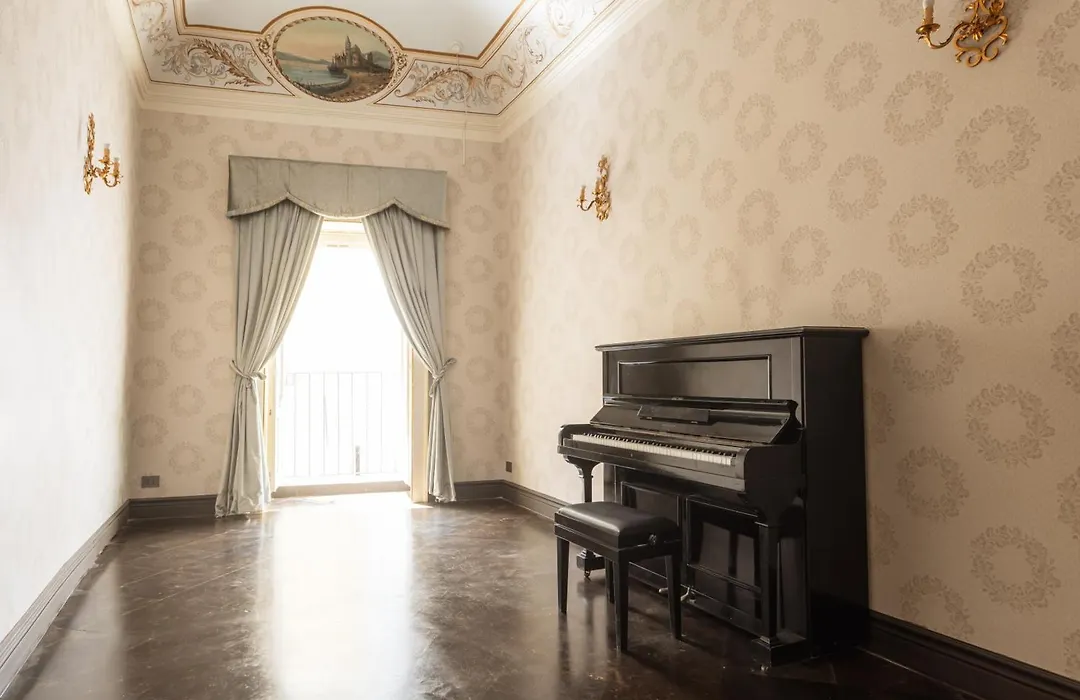 Villa Del Lauro-1